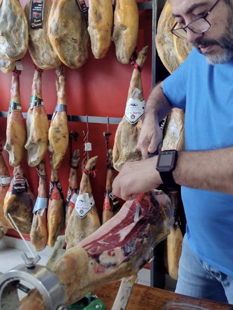 Jamones La Masía en Arroyo del Ojanco Jaén