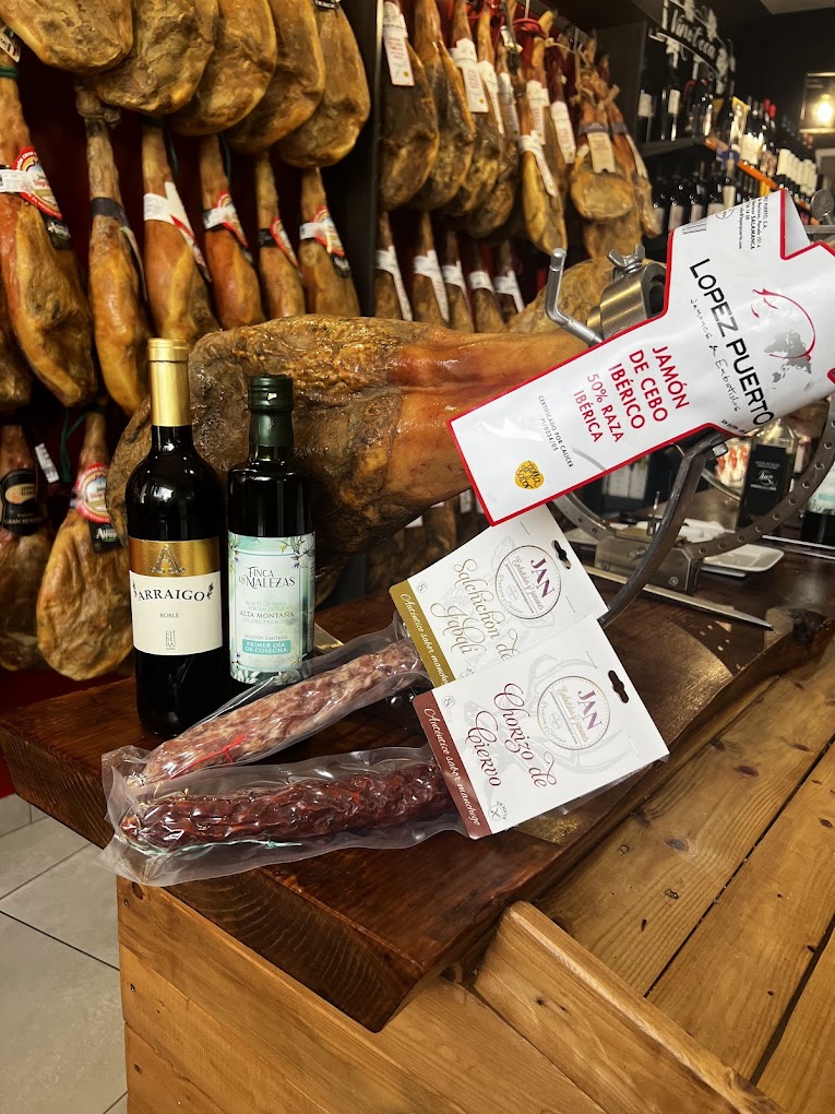 Jamones La Masía en Arroyo del Ojanco Jaén